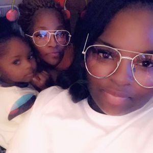 Meet your Posher, Kendra